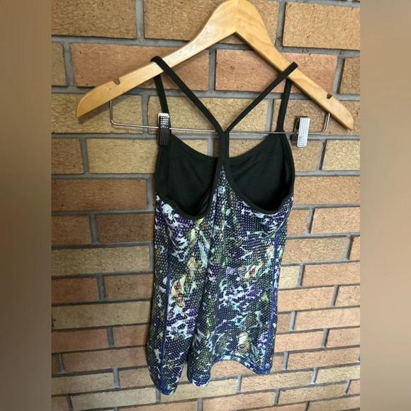 Lululemon Power Y Tank Lion Floral Sport White Multi / Gator Green Size 4 - Picture 5 of 7